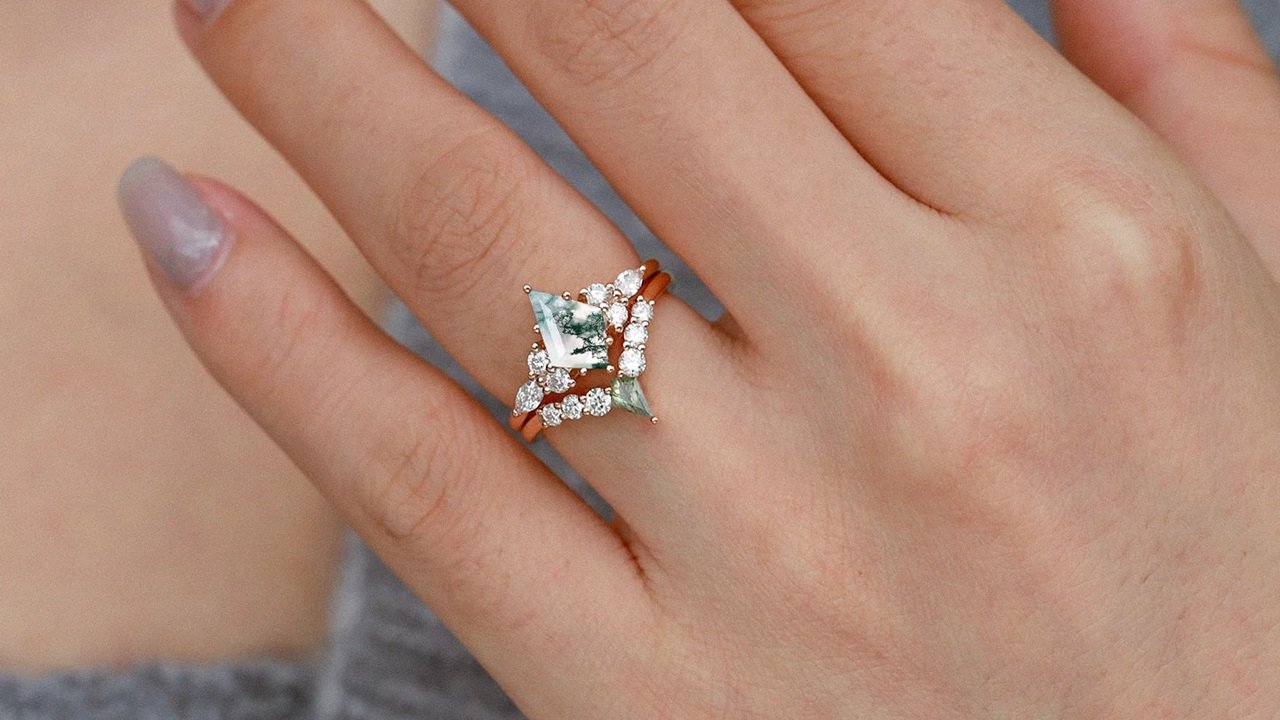 Why Felicegals Moss Agate Rings Are Ideal for Outdoor and Rustic Weddings
