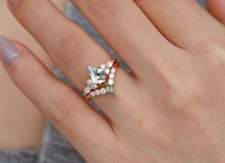 Why Felicegals Moss Agate Rings Are Ideal for Outdoor and Rustic Weddings